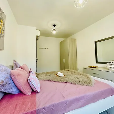 Διαμέρισμα 2br Comfort By Holi *