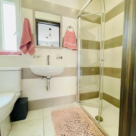 2br Comfort By Holi Apartment
